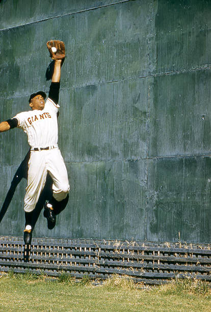 Willie Mays, Giants’ Electrifying ‘Say Hey Kid,’ Has Died at 93