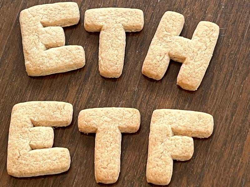 Ether (ETH) Prices Beats CD20 as ETH ETFs Post Positive Inflows, DEX Tokens Rise