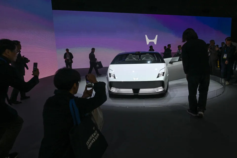 Analysts deliver new auto insights following CES, shed doubt on Tesla