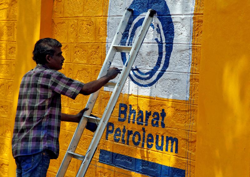 Indian oil companies in talks to buy U.S. LNG supplies